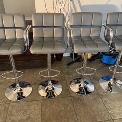 Brand New Set Of 4 gray Bar Stools With Arm Handles / gray Pub Stools / Adjustale Height / Swivel / Price Is Firm / New in box 