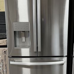 NEW French Door Refrigerator GE