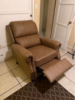 Comfortable Recliner Chair – Modern Brown Push-Back Lounge Chair