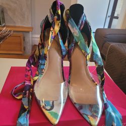 Size 9 Floral helena pumps **Pick Up As Well