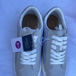 Tenis Size 5.5