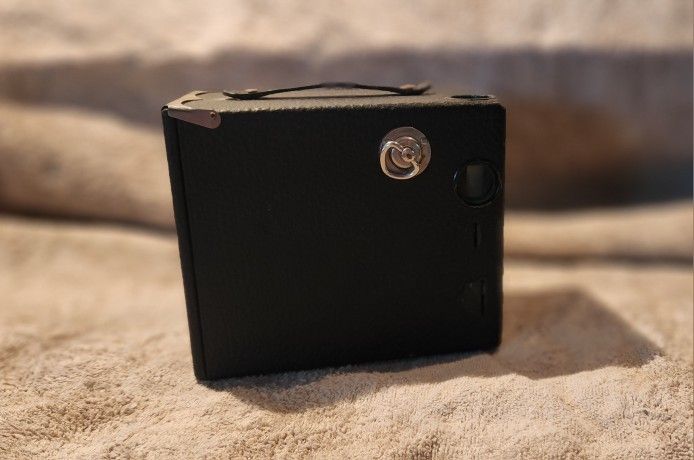 1900 Buster BROWN CAMERA BOX
