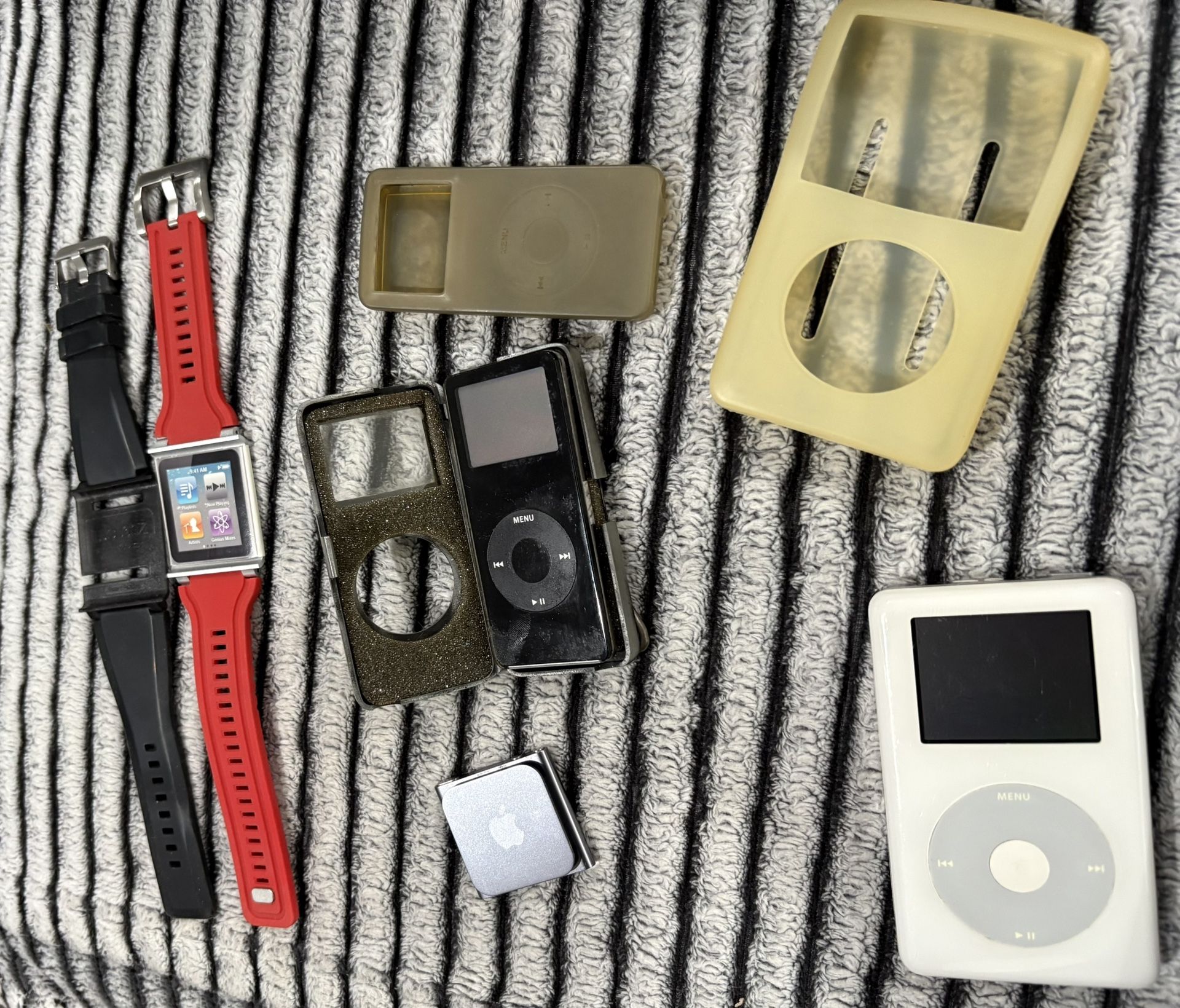 Old School iPod Lot And Accessories