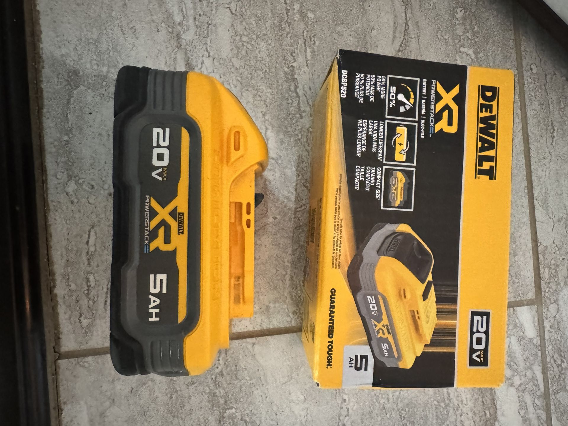 DEWALT XR Power-stack 5 Ah Battery 20 -Volt 1 -Pack Lithium-ion 2025 BRAND NEW