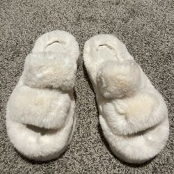 Fuzzy Slippers 