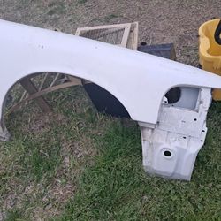 Ford Crown Victoria-RIGHT FENDER