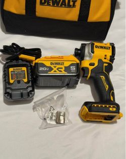 Atornillador DeWalt Atomic 20V + Batería 5Ah + Cargador