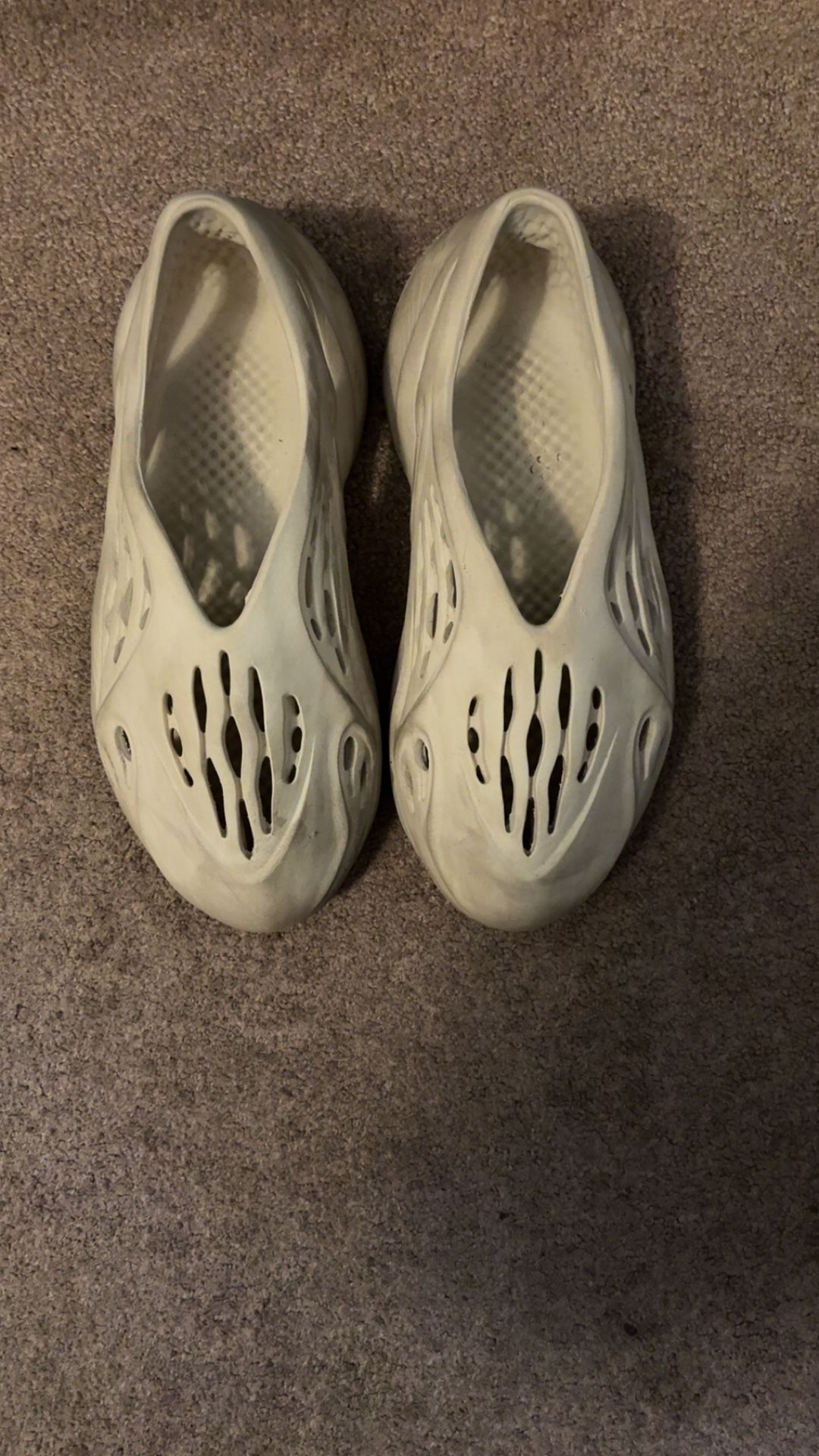 Yeezy Foam Runners (Ararat)