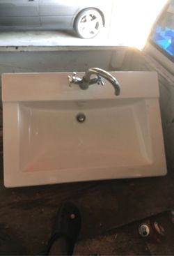 Bathroom sink
