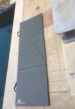 Foldable yoga mat