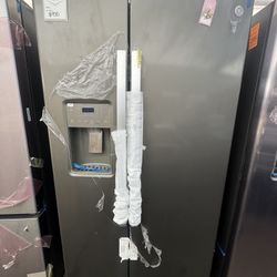 GE Refrigerator With Water And Ice In Stainless Steel 