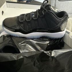 Jordan 11s Size 7y