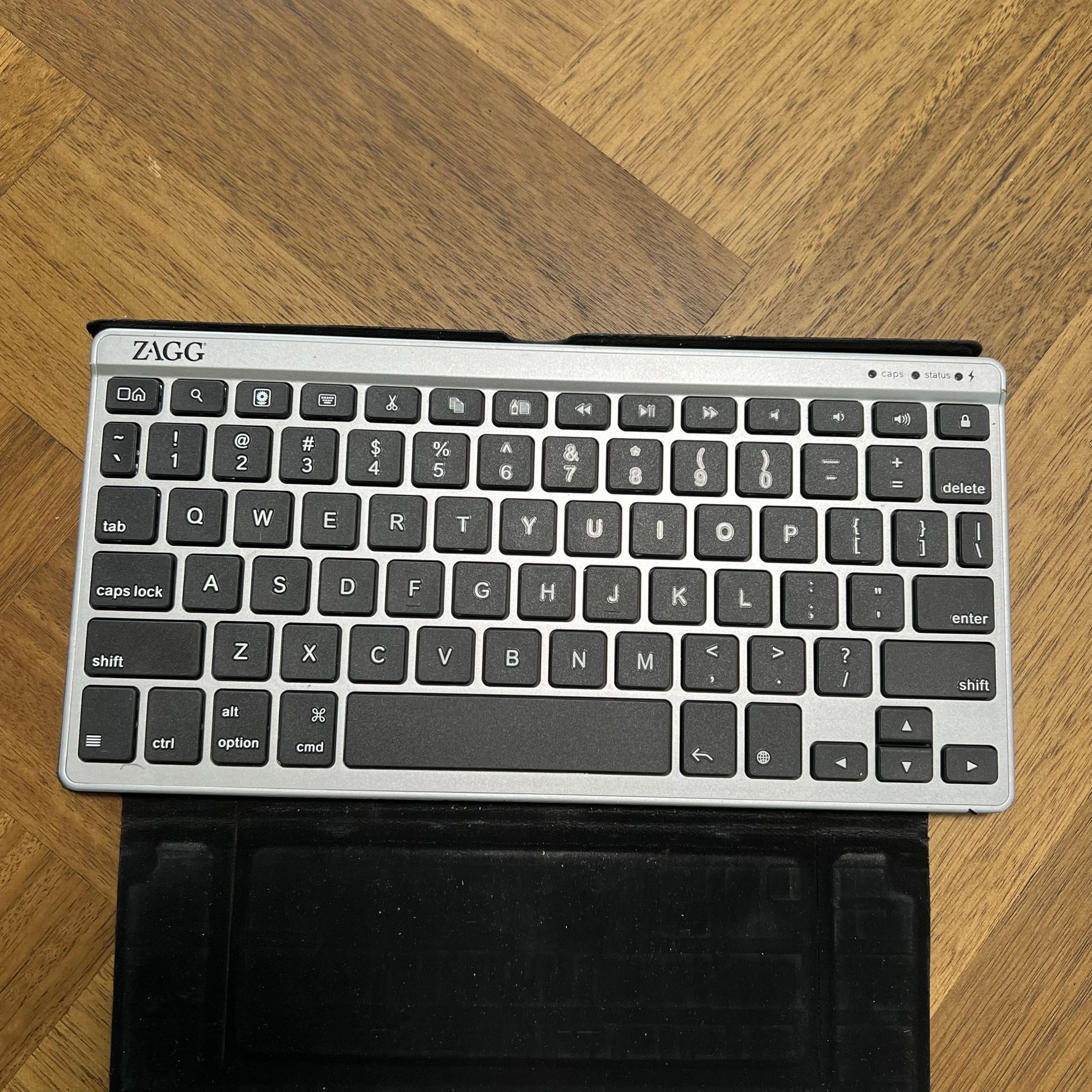 Zagg Bluetooth Keyboard for PC IPad or Android Tablet