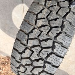 Single (1) LT 285 70 17 Falken Wildpeak AT3W Tire