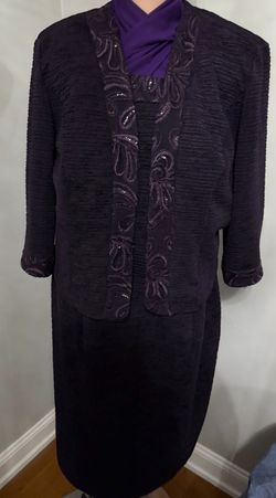 Dress for woman two pieces  good condition pick up only cash