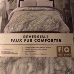 New reversible, queen comforter