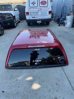 Leer 100XR short bed 5’ Toyota Tacoma