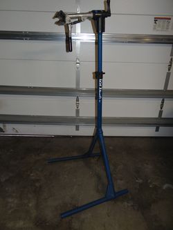 PARK TOOL PCS-4 PROFESSIONAL BIKE STAND $189