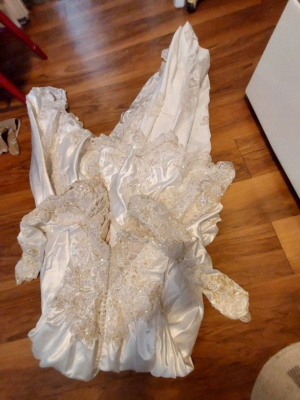 Beautiful Gorgeous Wedding Dress Make Offer