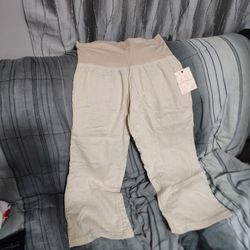 Maternity Capris (Medium)
