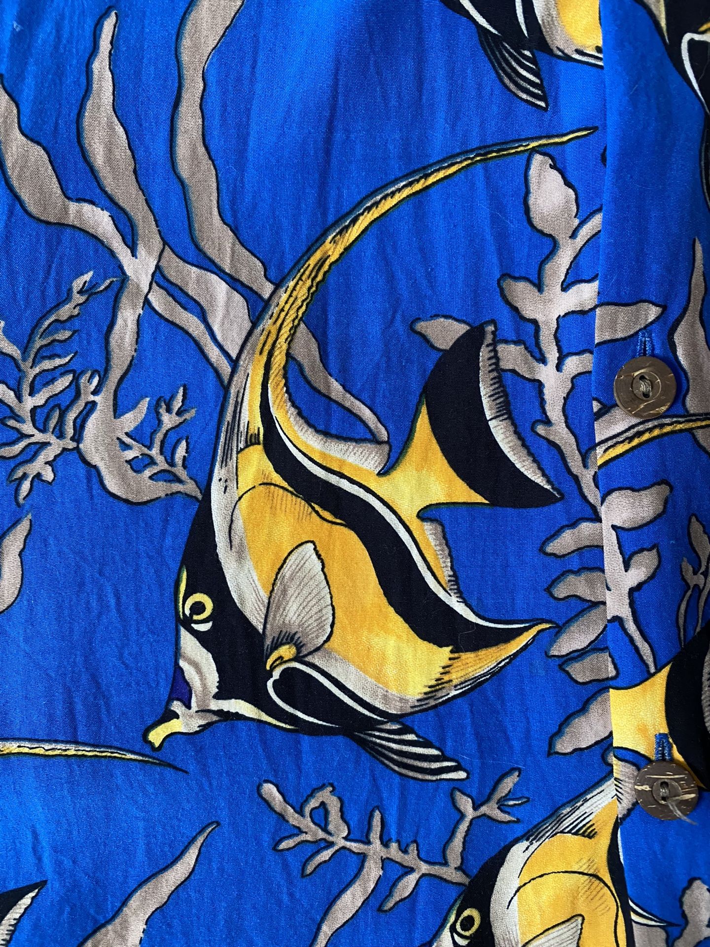 Go Barefoot Vintage Hawaiian T-shirt