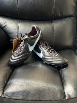 Soccer cleats