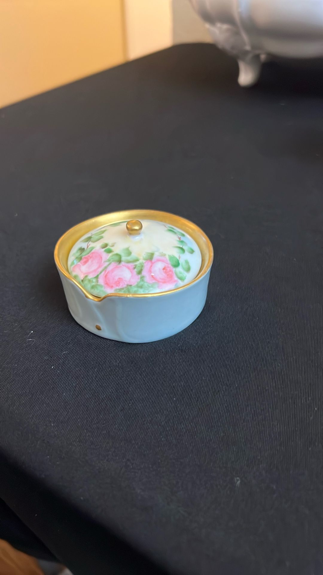 Small Trinket Box 1-14 High And 2-34 Wide