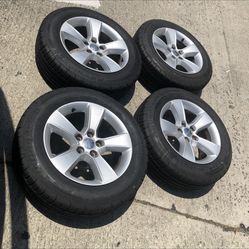 4 — 215/65r17 5x114.3 5x4.5 5x115 Stock Chrysler 300 Toyota Tacoma Cr-v Camry Corolla Civic Accord Altima Sentra Rims Wheels Good 80% Treads Tires!!!!