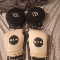 Boxing Gloves And Pads 