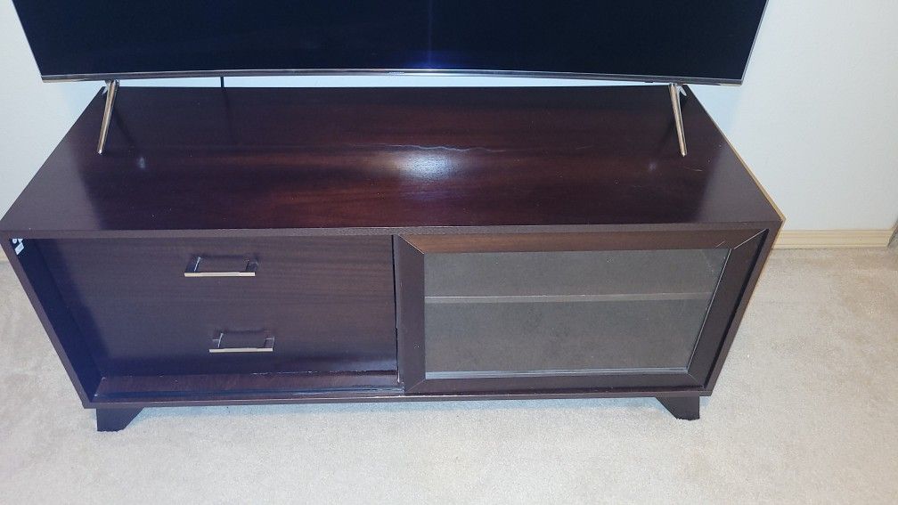 TV Stand/Entertainment Center