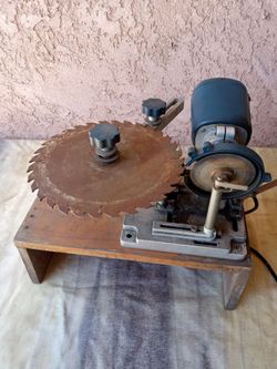 Saw blade sharpener