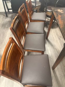4 Kitchen Chairs