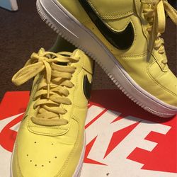 yellow-pulseblack-white Air Force 1