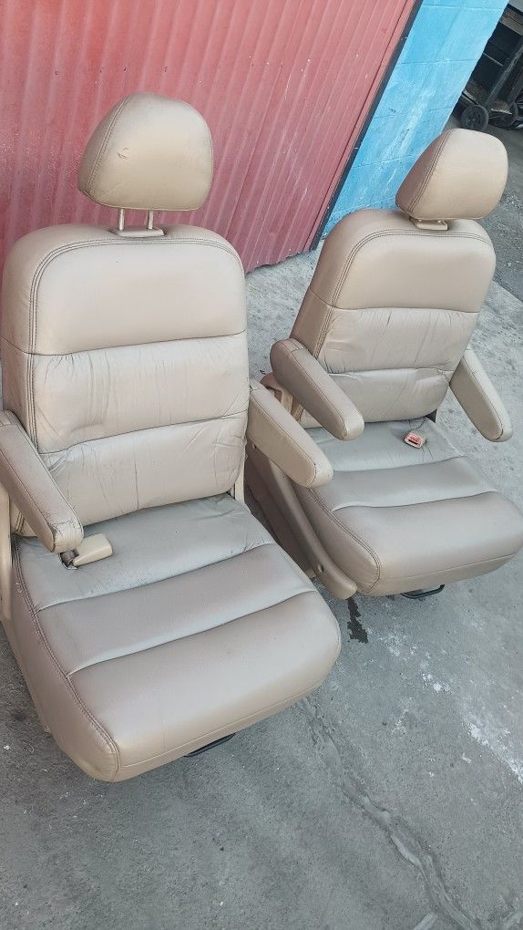 1(contact info removed) Honda Odyssey Seats 