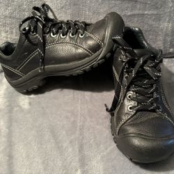 Women’s Black Leather Keen Size 6.5 Good Condition 