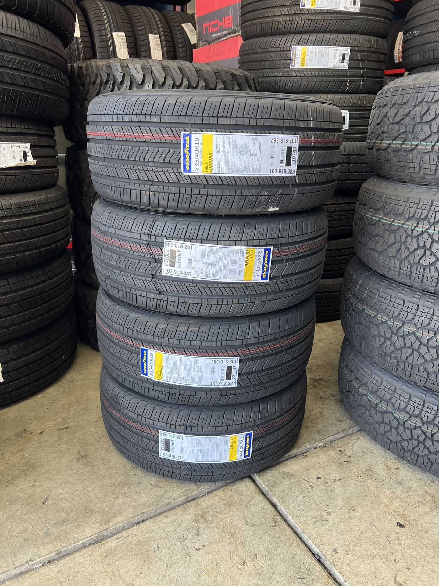 235 40 19   Goodyear eagle touring