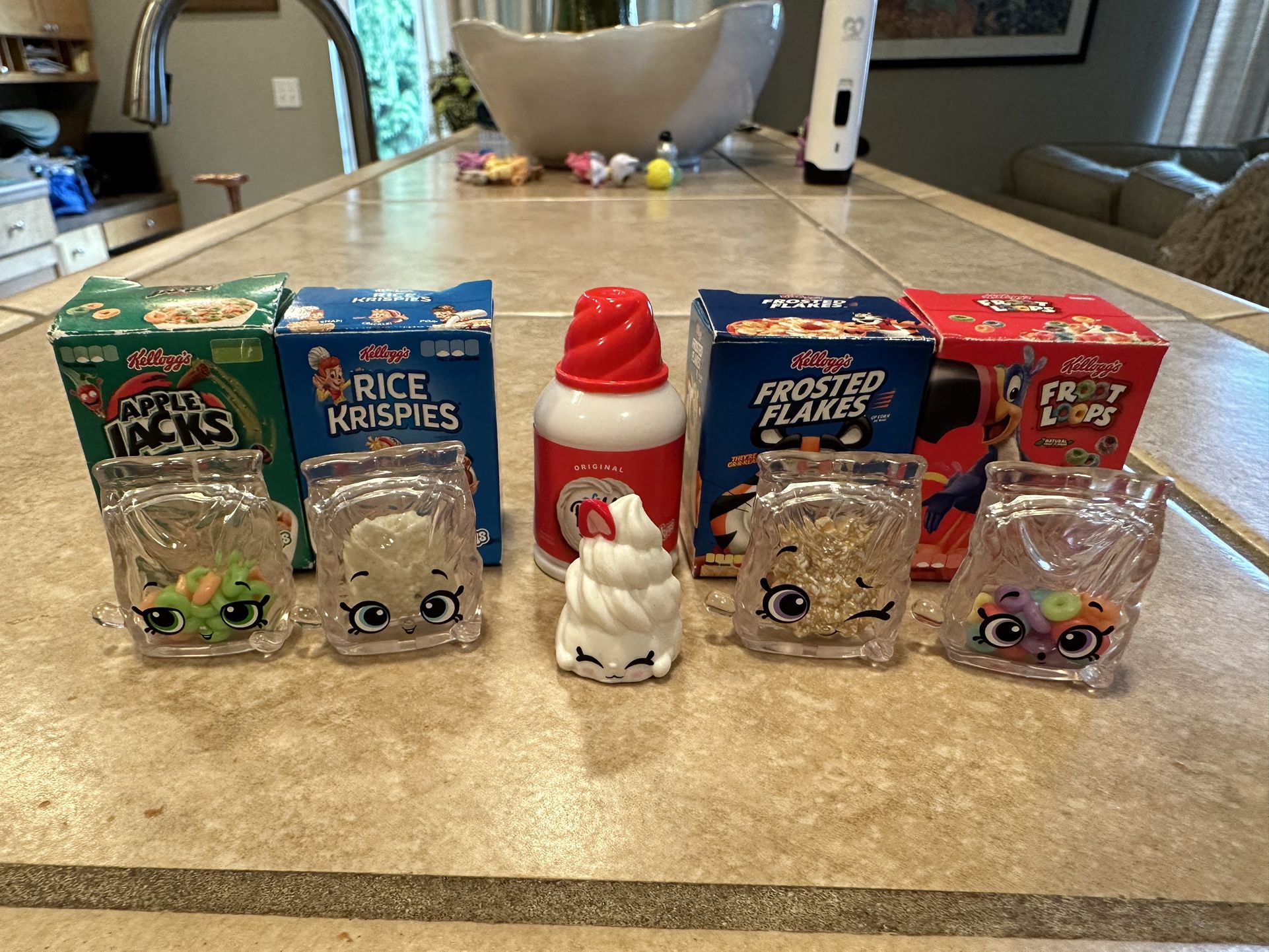 Shopkins real littles (Cereal And Reddi Wip).