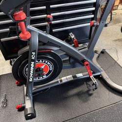 Schwinn IC4 Exercise Bike