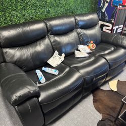 Black Leather Reclining Couch 