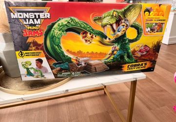 Monster Jam Mini Jams Cobra's Crazy Escape Playset