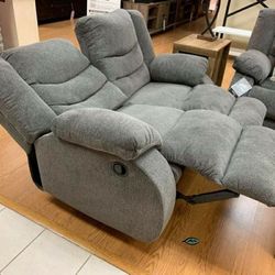 Tulen Gray Reclining Loveseat

by Ashley Furniture