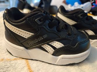4c Black Reebok