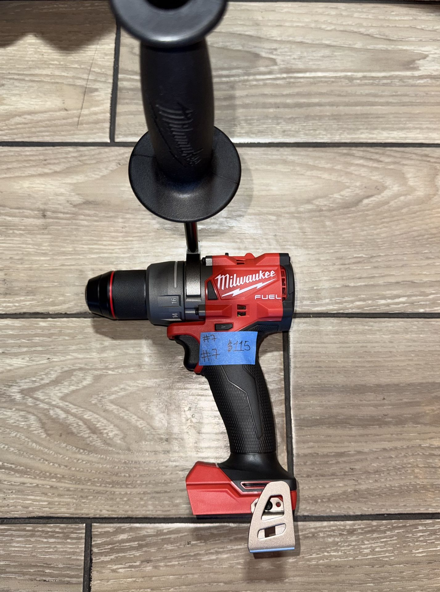 milwaukee M18 FUEL 18V Lithium-Ion Brushless Cordless 1/2 in. Hammer Drill/Driver (Tool-Only)(normal wear)