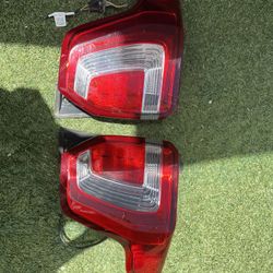 2016-2019 Ford Explorer OEM Tail Lights