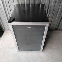 Nice Black Wine Cooler Very Clean Like New. 