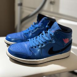 Jordan 1 Retro Mid