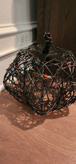 Black Wire Pumpkin with Orange Lights