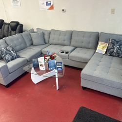 🔥Brand New Fabric Sectional Sofa🔥