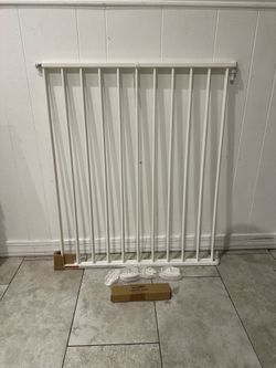 Extra Wide Pet Gate / Baby Gate - Fits Openings 33” - 56”
