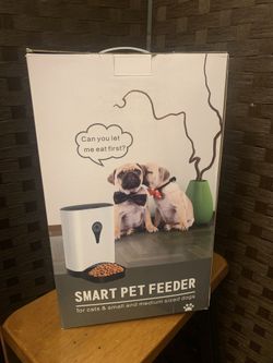 Pet feeder